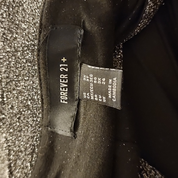 Forever 21 - 3X - Glitter Silver Lurex on Black - Peplum Bodycon Dress - Picture 2 of 2